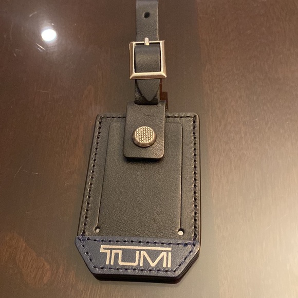 Multiple Alpha Luggage Tag - TUMI leather tags. - Picture 1 of 2